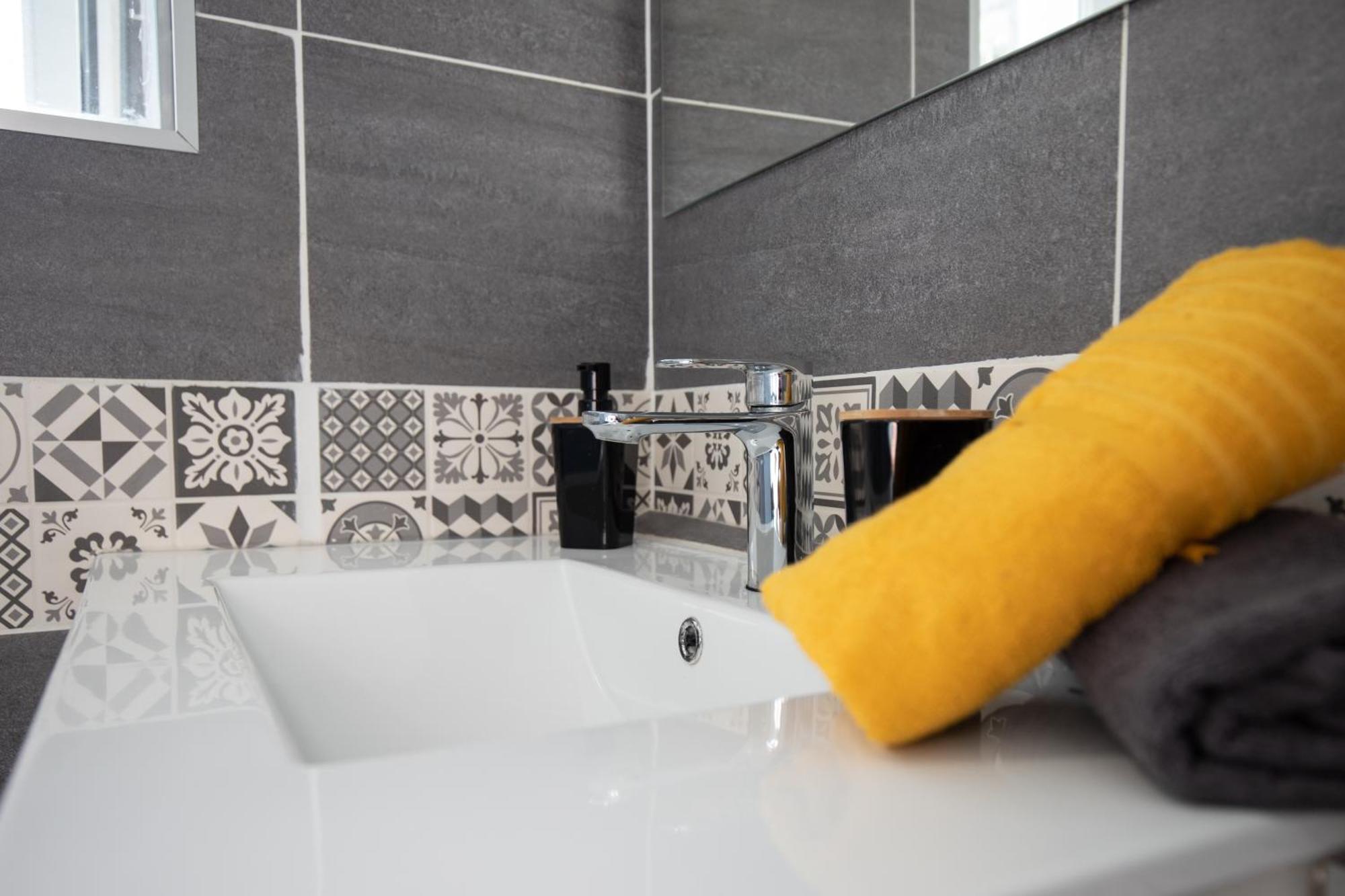 Le Duplex - Hypercentre - Wifi Apartment Carpentras Ngoại thất bức ảnh